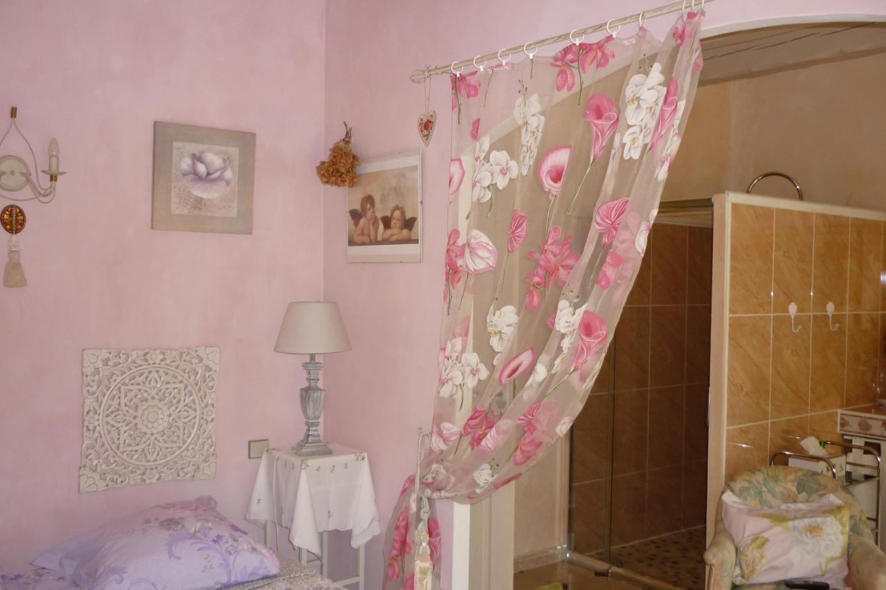 Les Bruyeres Chambre D'Hote De Charme Calme Assure Loupia Luaran gambar